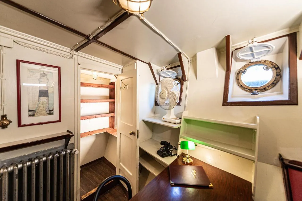 Das Feuerschiff Amburgo Hotel